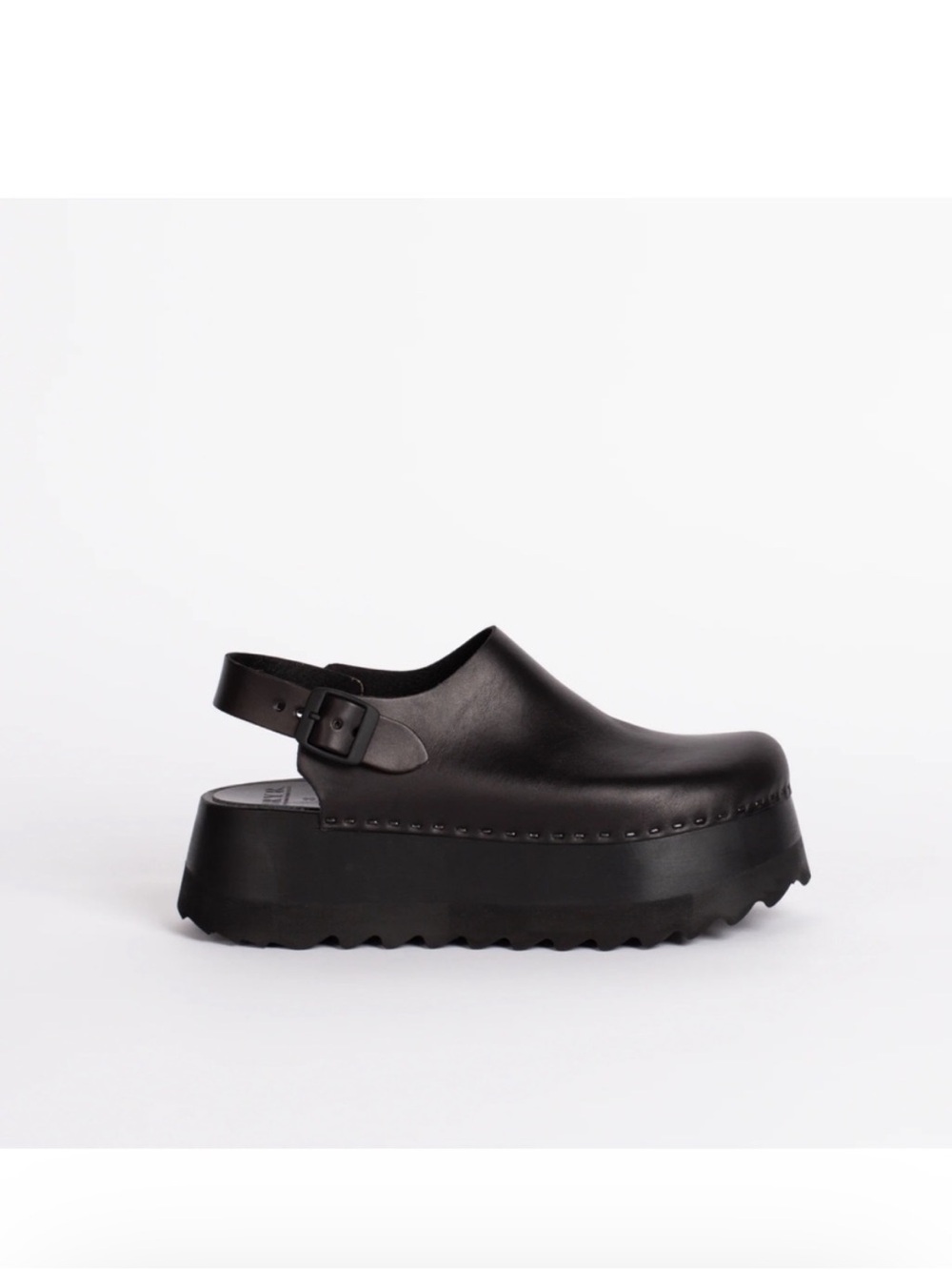 Tegan Clog in Moto Black size 38